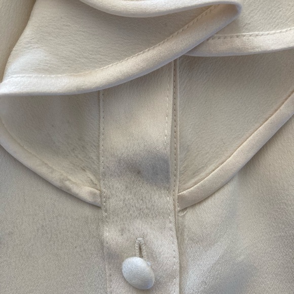 Tess 100% buttery soft silk cream colored ruffled shirt, Sz 14 - Picture 8 of 9